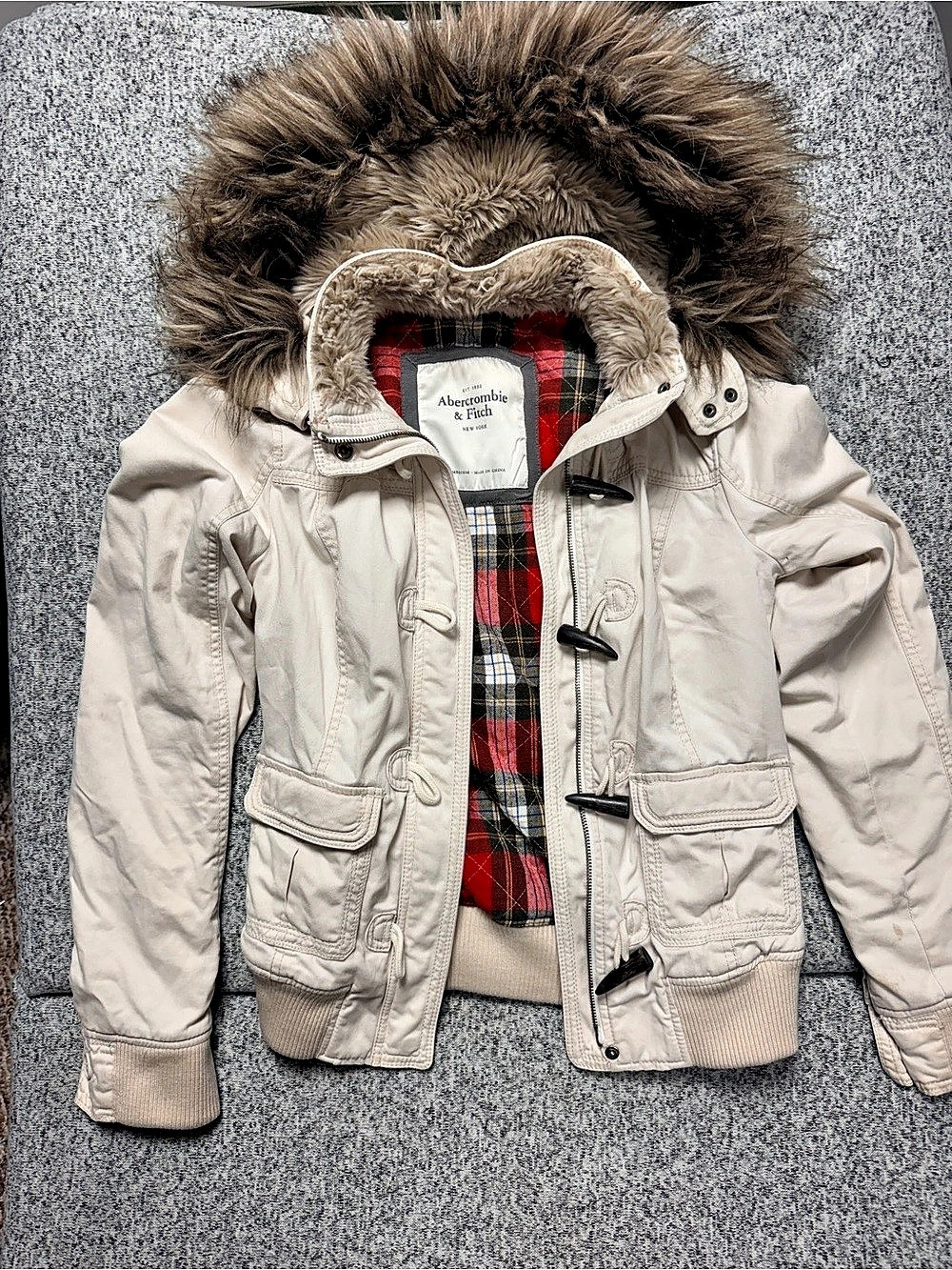 Abercrombie & Fitch Fur-Lined Hooded utility bomber Jacket – Women’s Medium
